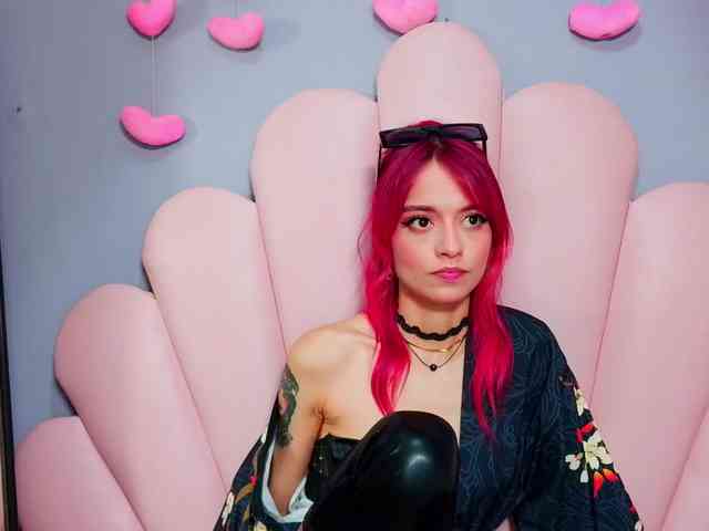 LUCY_MILLER webcam