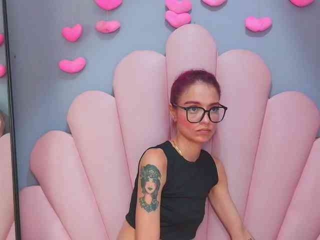 LUCY_MILLER webcam
