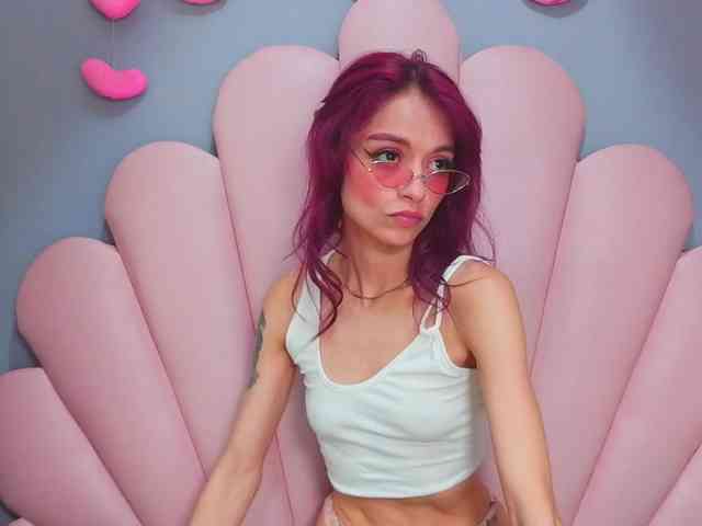 LUCY_MILLER webcam