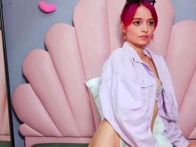 LUCY_MILLER webcam
