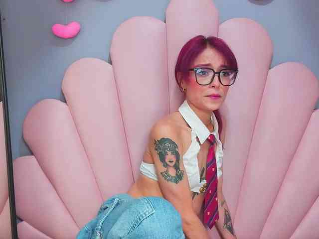 LUCY_MILLER webcam