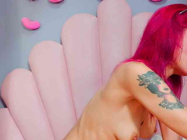 LUCY_MILLER webcam