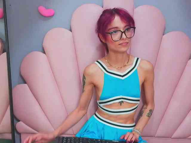 LUCY_MILLER webcam