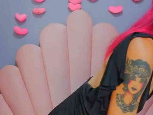 LUCY_MILLER webcam