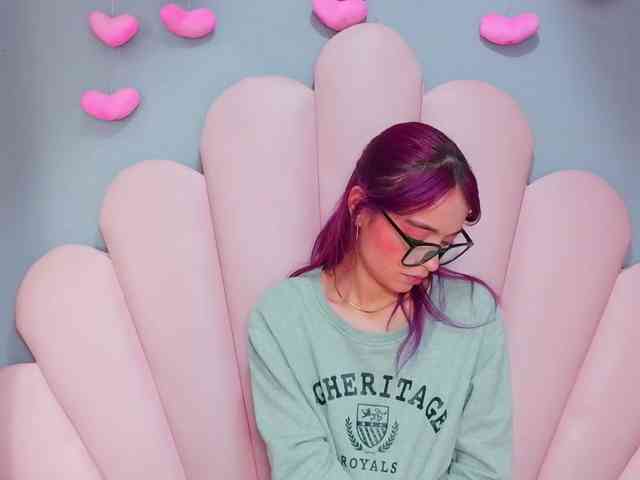 LUCY_MILLER webcam
