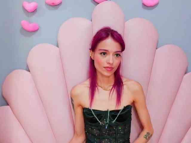 LUCY_MILLER webcam