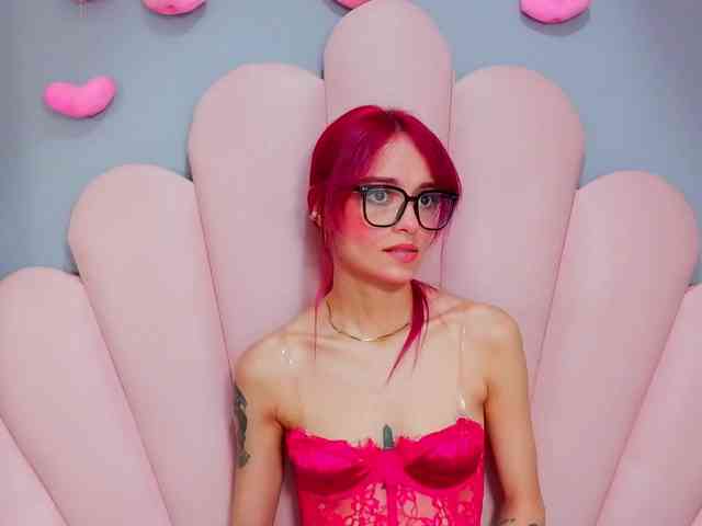 LUCY_MILLER webcam