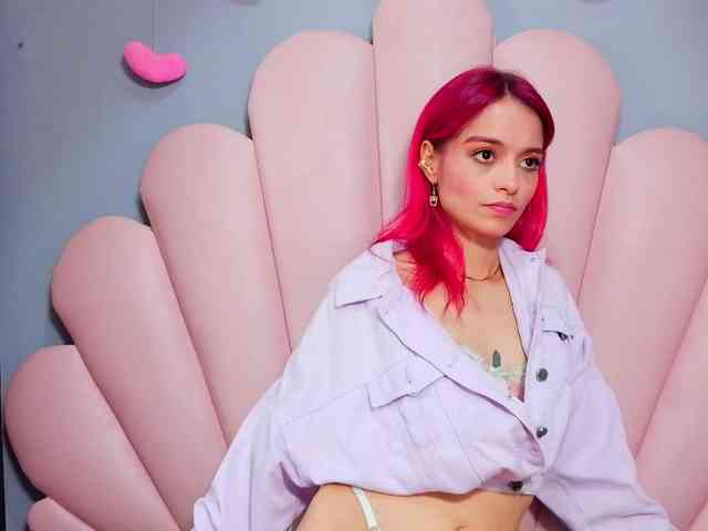 LUCY_MILLER webcam