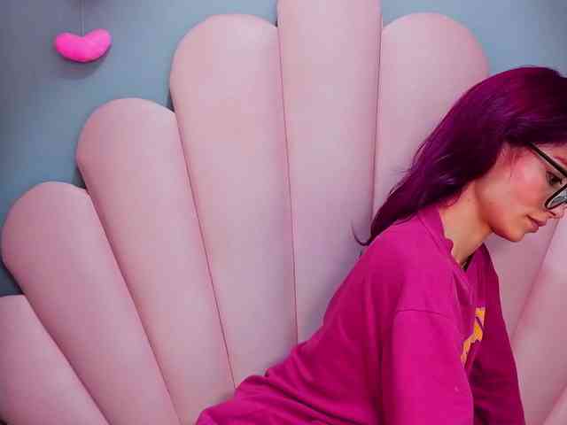 LUCY_MILLER webcam