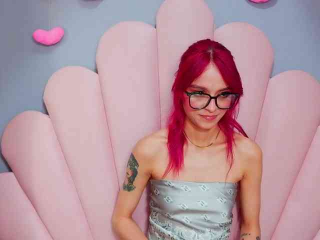 LUCY_MILLER webcam