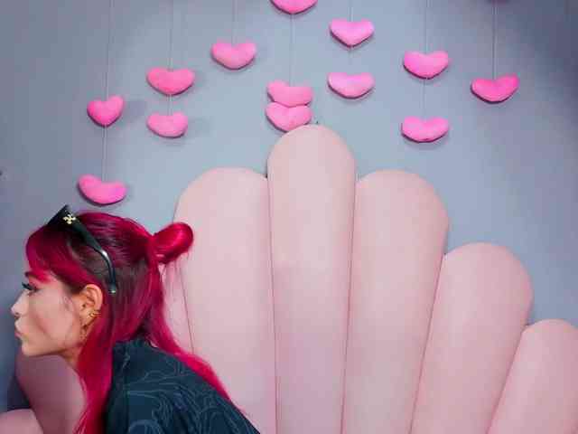 LUCY_MILLER webcam