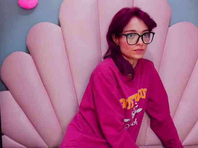 LUCY_MILLER webcam