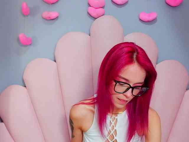 LUCY_MILLER webcam