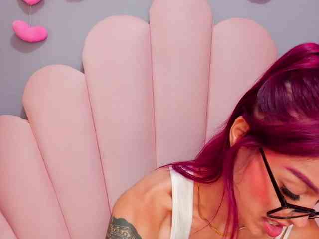 LUCY_MILLER webcam