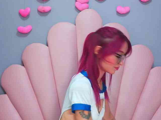 LUCY_MILLER webcam