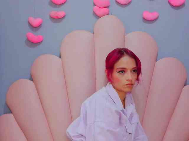 LUCY_MILLER webcam