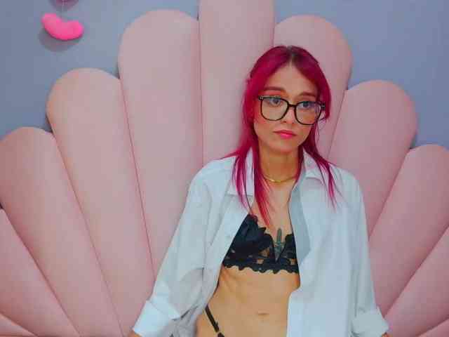 LUCY_MILLER webcam