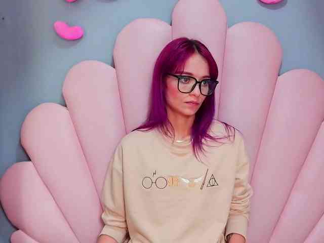 LUCY_MILLER webcam