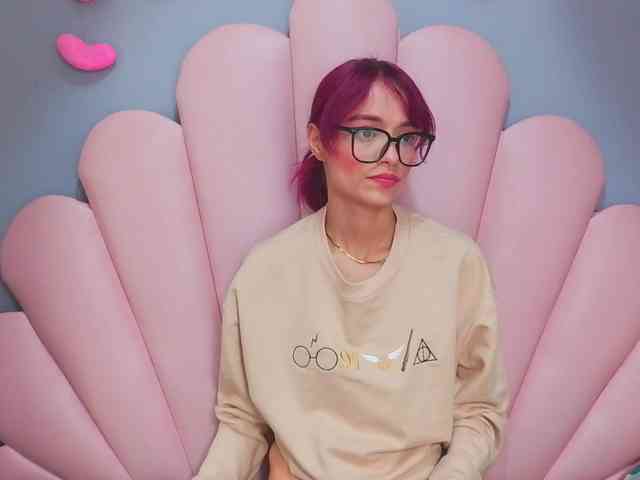 LUCY_MILLER webcam