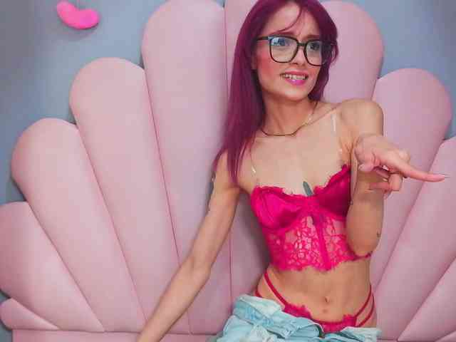 LUCYMILLER Live Webcam on BongaCams