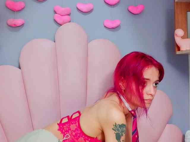 LUCY_MILLER webcam