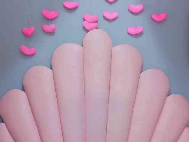 LUCY_MILLER webcam