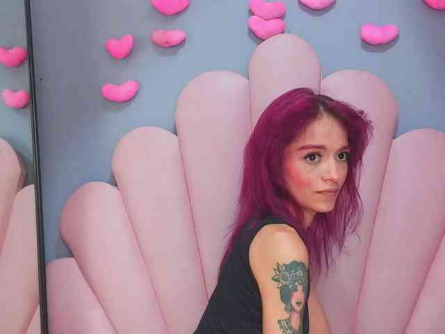 LUCY_MILLER webcam