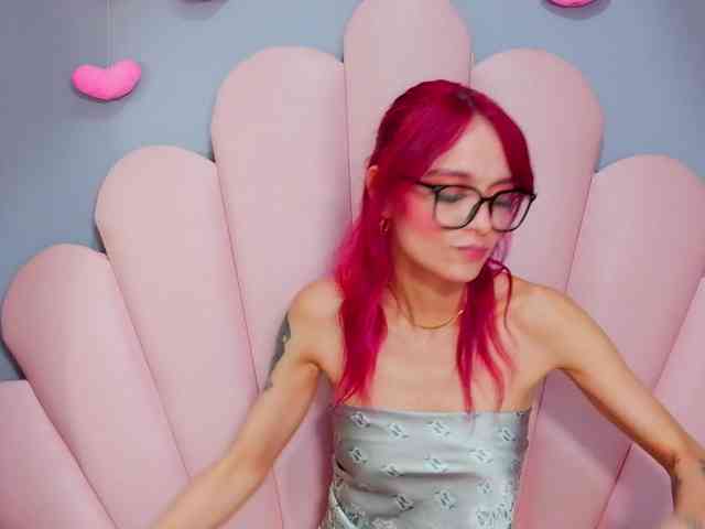 LUCY_MILLER webcam