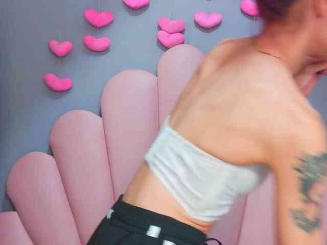 LUCY_MILLER webcam
