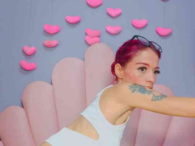 LUCY_MILLER webcam