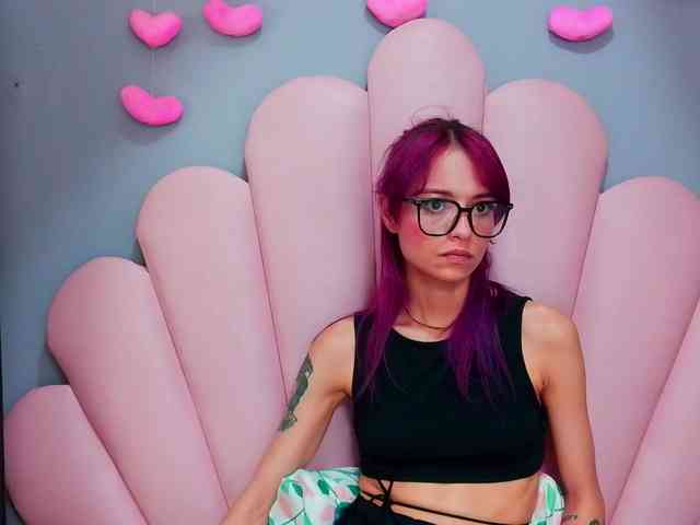 LUCY_MILLER webcam