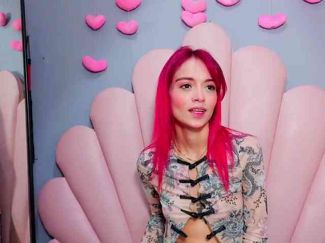 LUCY_MILLER webcam