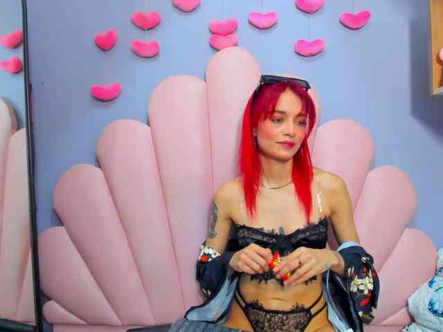 LUCY_MILLER webcam