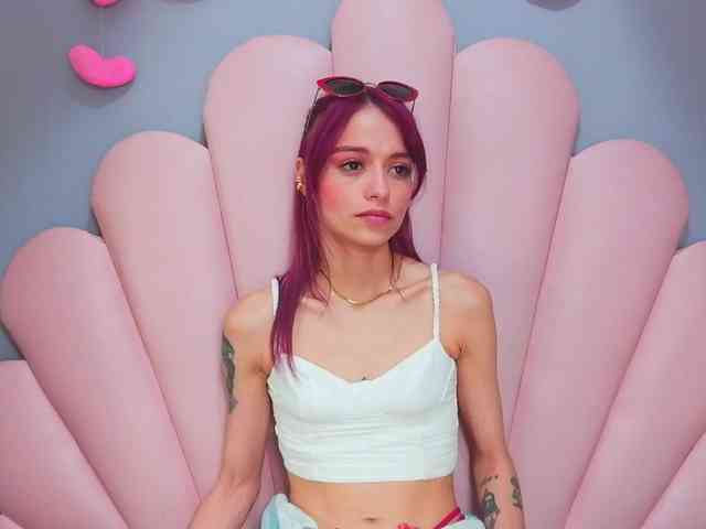 lucy_miller's live room