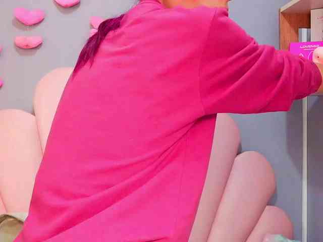 LUCY_MILLER webcam