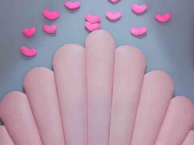 LUCY_MILLER webcam