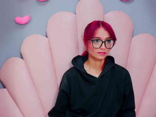 LUCY_MILLER webcam