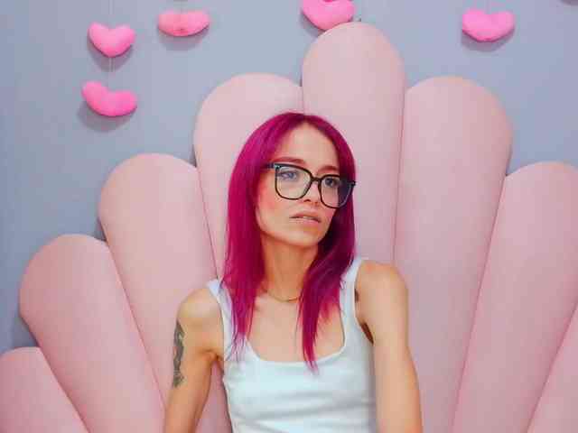 LUCY_MILLER webcam