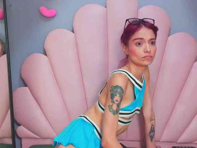 LUCY_MILLER webcam