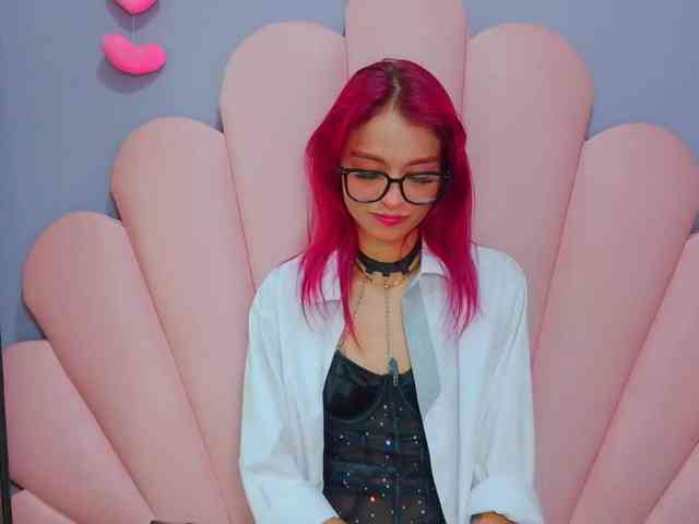 LUCY_MILLER webcam