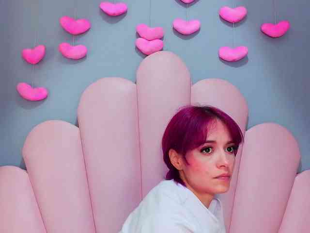 LUCY_MILLER webcam