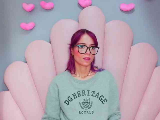 LUCY_MILLER webcam