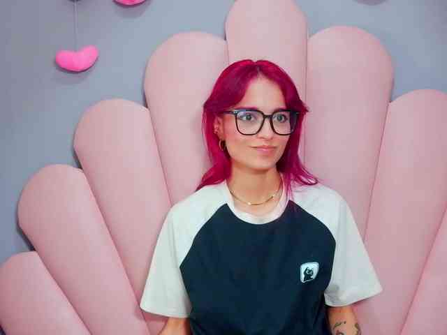LUCY_MILLER webcam