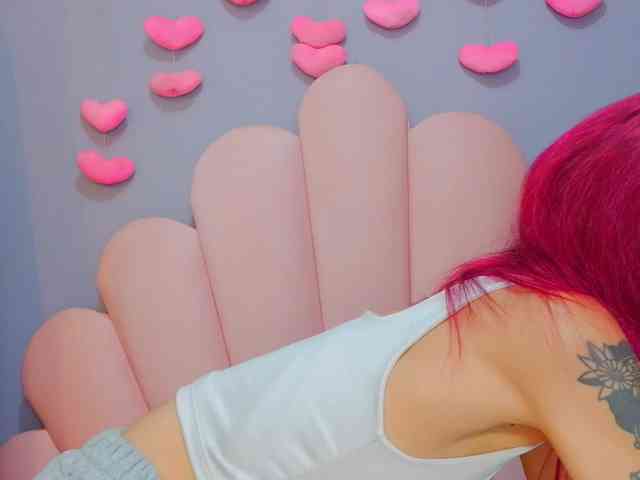 LUCY_MILLER webcam