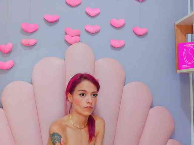 LUCY_MILLER webcam