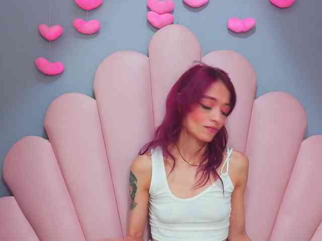 LUCY_MILLER webcam