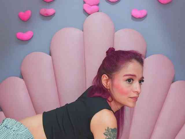 LUCY_MILLER webcam