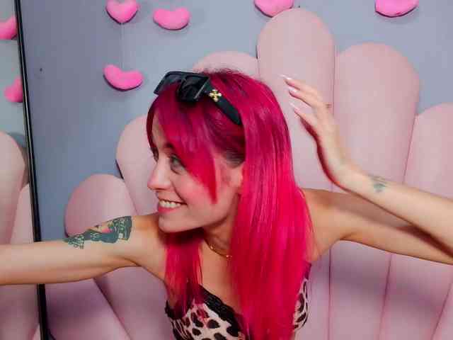 LUCY_MILLER webcam