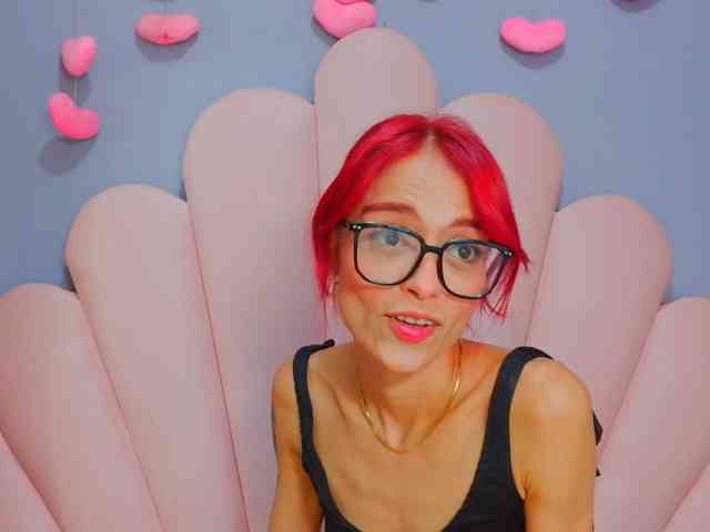 LUCY_MILLER webcam