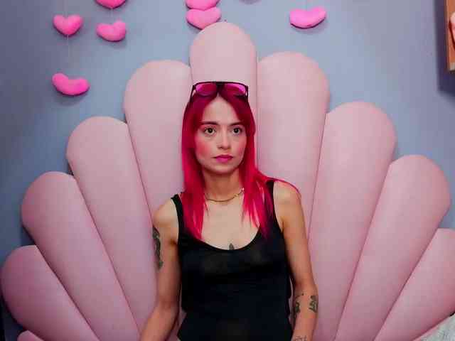 LUCY_MILLER webcam